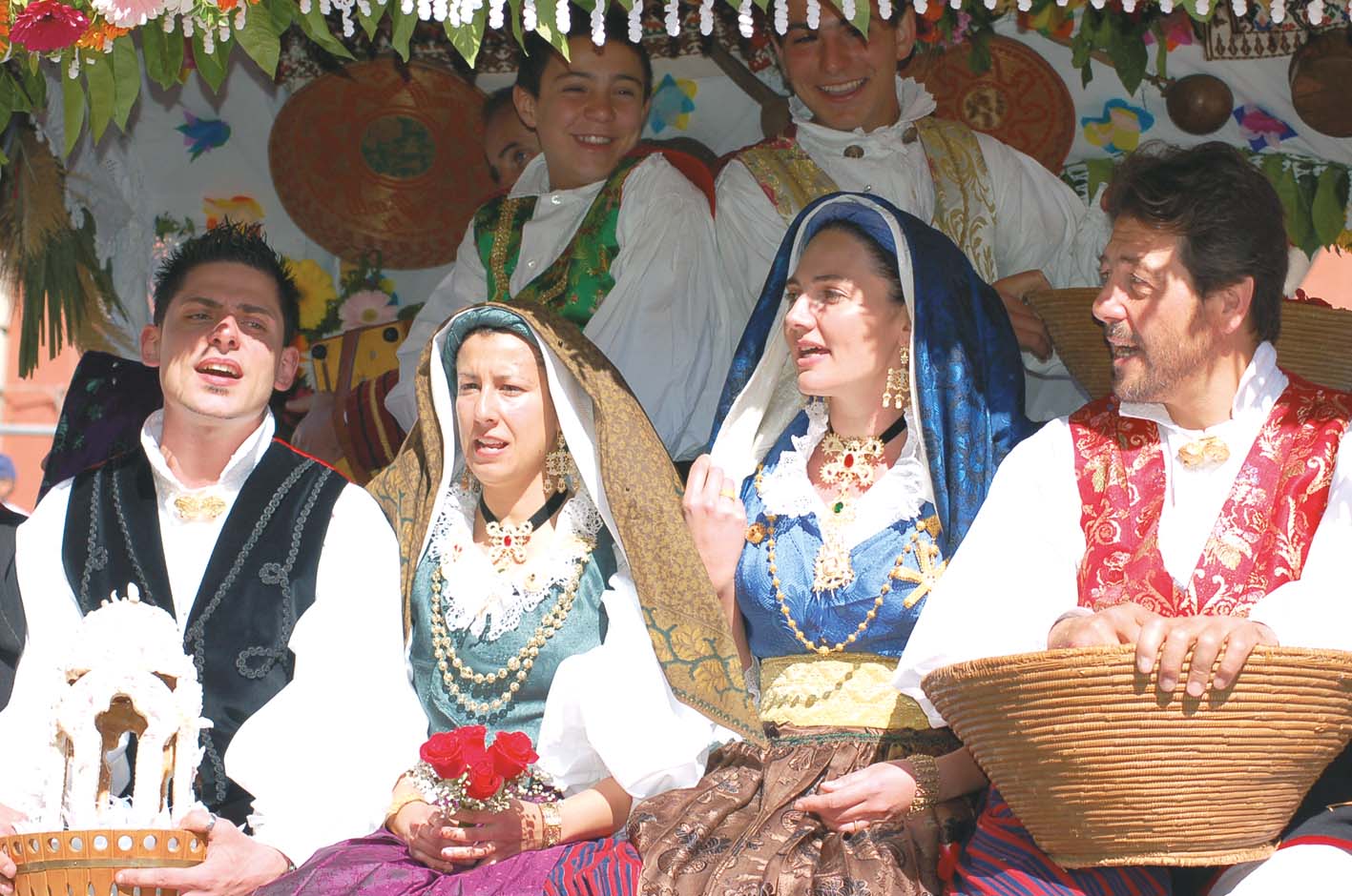 Sant' Efisio Feierlichkeiten in traditionell sardischer Tracht